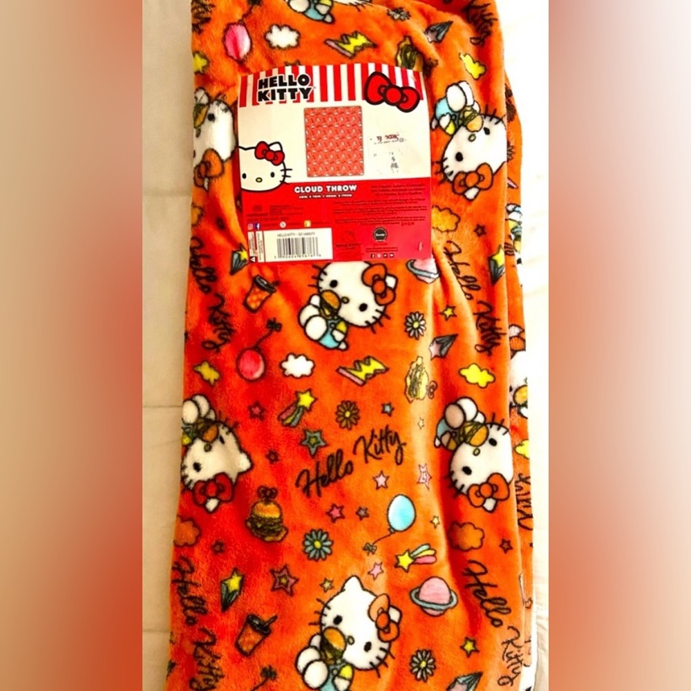 Hello Kitty Sanrio Orange Hamburger Varsity Star Cloud Throw Blanket 60x70" NWT